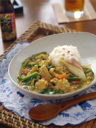 空心菜と豚ばら肉のココナッツカレー