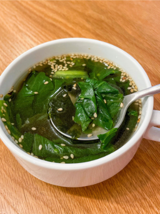 レタスと海苔のスープ