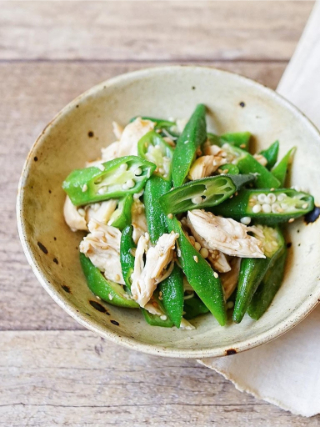 オクラと鶏ささみのドレッシング和え