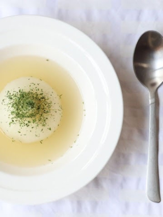 新玉ねぎの丸ごとスープ