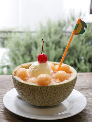 まるごとメロンクリームソーダ