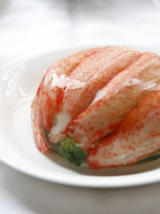 ブロッコリーのゼリー寄せ、カニかまドーム