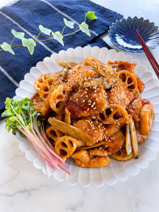 れんこん、ごぼう入り！鶏肉の甘辛炒め