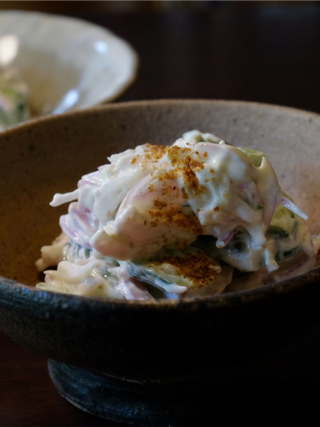 きゅうりと赤玉ねぎのインド料理「ライタ」