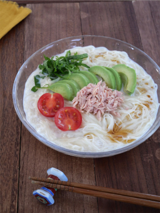 アボカドとツナのクリーミーそうめん